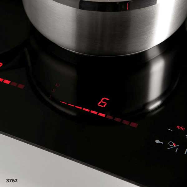 Novy Domino Induktionskochfeld mit verschiedenen Elementen